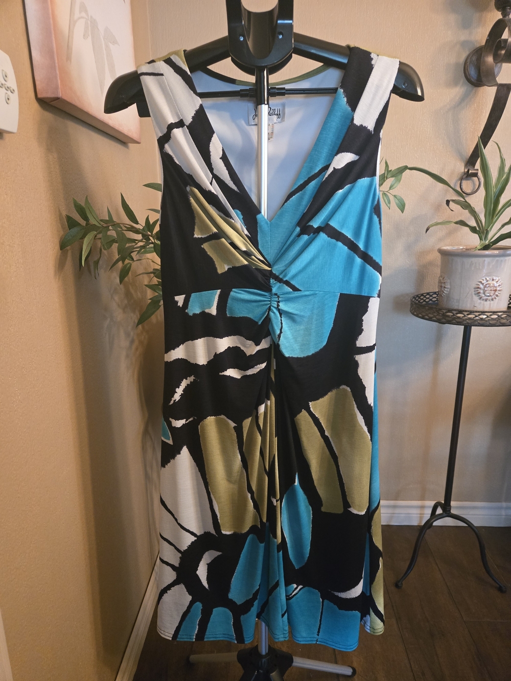Joseph Ribkoff Sleeveless Abstract Print V-Neck Dress